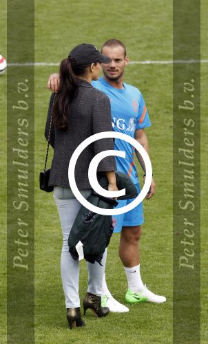 Lausanne, 17 en 18 Augustus 2012
Yolanthe Sneijder-Cabau samen met de dames van het Nederlands elftal, Wesley Sneijder en Jessey Sneijder
Foto Peter Smulders BV