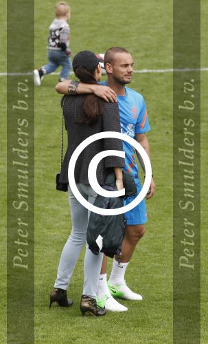 Lausanne, 17 en 18 Augustus 2012
Yolanthe Sneijder-Cabau samen met de dames van het Nederlands elftal, Wesley Sneijder en Jessey Sneijder
Foto Peter Smulders BV