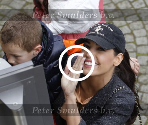Lausanne, 17 en 18 Augustus 2012
Yolanthe Sneijder-Cabau samen met de dames van het Nederlands elftal, Wesley Sneijder en Jessey Sneijder
Foto Peter Smulders BV