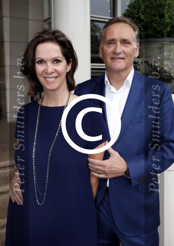 Amsterdam 19 juni 2013
Haringparty in het hilton hotel. Annemarie v Gaal met vriend
Peter Smulders bv