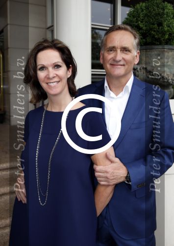 Amsterdam 19 juni 2013
Haringparty in het hilton hotel. Annemarie v Gaal met vriend
Peter Smulders bv