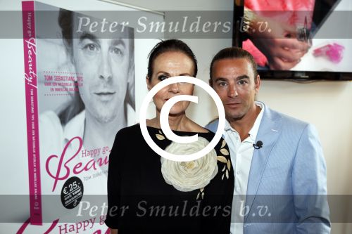 Amsterdam 21 juni 2013
Presentatie boek Tom Sebastian bij de westergasfabriek. Ans Markus
Peter Smulders bv