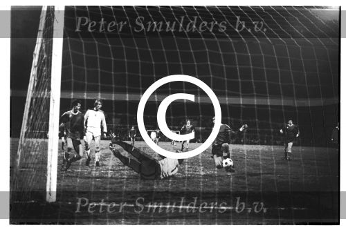 Eindhoven,  PSV-AJAX, Seizoen 1978/1979
Arthur Hoyer scoort voor PSV

PETER SMULDERS BV