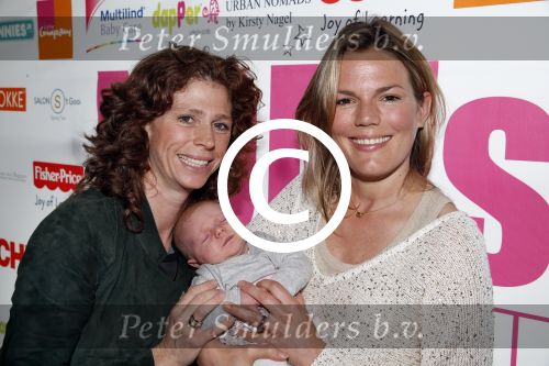 Amsterdam 30 mei 2013
Mom\'s moment in het Hilton Tree hotel. barbara Barend met baby en vriendin
Peter Smulders bv