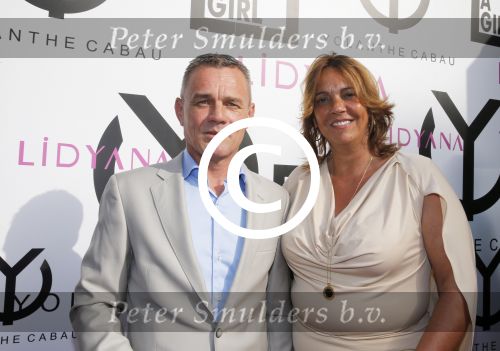 Istanbul 21 mei 2013
Presentatie nieuw sieradenlijn Yolanthe Cabau van Yolanthe Sneijder Cabau in het meest populaire restaurant / club Reina van Istanbul. Wesley Sneijder was trots als een pauw. Barry en sylvia Sneijder ouders
Peter Smulders bv