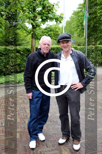 Vlaardingen, 24 Mei 2013 DON Masters Celebrity golftoernooi op golfbaan Broekpolder
Beau v Erven Dorens samen met Leo Beenhakker
Foto Peter Smulders BV