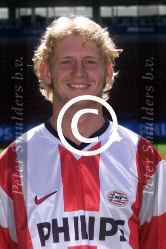 Eindhoven, 29 juli 1999
De nieuwe Selektie van PSV Seizoen 1999/2000
BJORN V D DOELEN


PETER SMULDERS BV