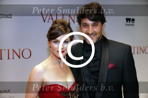 Amsterdam 18 maart 2013
Premiere Valentino in Tuschinski met in de hoofdrollen Najib Amhali Elise Schaap Johnny de Mol en Yolanthe Sneijder Cabau. Bram v heugten met partner
Peter Smulders bv