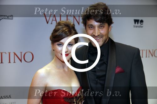 Amsterdam 18 maart 2013
Premiere Valentino in Tuschinski met in de hoofdrollen Najib Amhali Elise Schaap Johnny de Mol en Yolanthe Sneijder Cabau. Bram v heugten met partner
Peter Smulders bv