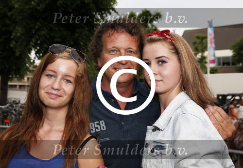 Uden 18 juni 2013
Tros Muziek feest op de markt in Uden. Brigitte Nijman met man en zijn dochter
Peter Smulders bv