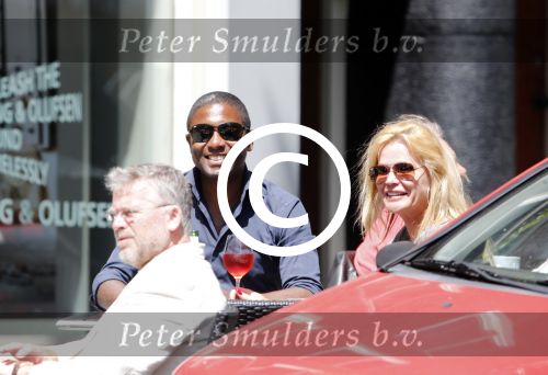Amsterdam 5 juni 2014
Bryan Roy en Anita Schuts op terras.
Peter Smulders bv
