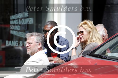 Amsterdam 5 juni 2014
Bryan Roy en Anita Schuts op terras.
Peter Smulders bv