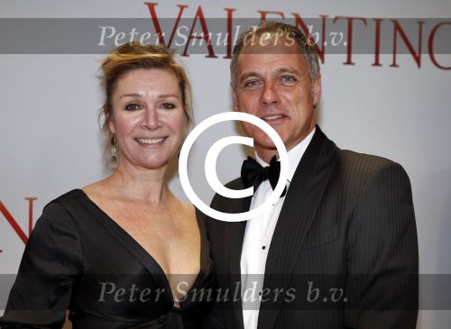 Amsterdam 18 maart 2013
Premiere Valentino in Tuschinski met in de hoofdrollen Najib Amhali Elise Schaap Johnny de Mol en Yolanthe Sneijder Cabau. Charlotte Besijn met partner
Peter Smulders bv
