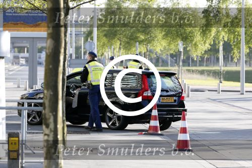 Amsterdam 1 juni 2013
Controle door marechaussee op schiphol
Peter Smulders bv