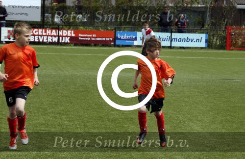 Beverwijk 25 mei 2013
Voetbaltournooi van Rafael v d Vaart . Zijn vriendin Sabia Boulahrouz en zoon Damian zijn ook aanwezig.
Peter Smulders bv