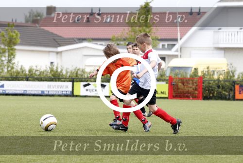 Beverwijk 25 mei 2013
Voetbaltournooi van Rafael v d Vaart . Zijn vriendin Sabia Boulahrouz en zoon Damian zijn ook aanwezig.
Peter Smulders bv