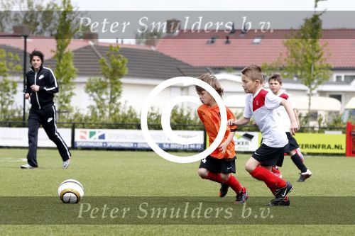 Beverwijk 25 mei 2013
Voetbaltournooi van Rafael v d Vaart . Zijn vriendin Sabia Boulahrouz en zoon Damian zijn ook aanwezig.
Peter Smulders bv