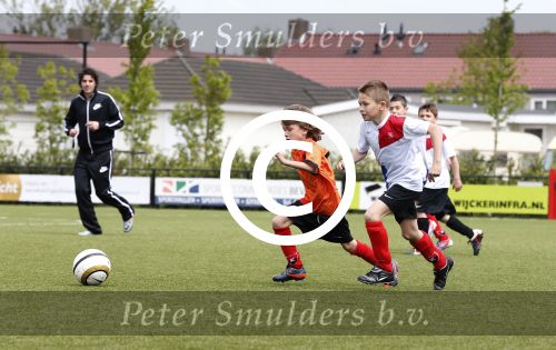 Beverwijk 25 mei 2013
Voetbaltournooi van Rafael v d Vaart . Zijn vriendin Sabia Boulahrouz en zoon Damian zijn ook aanwezig.
Peter Smulders bv