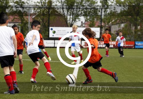 Beverwijk 25 mei 2013
Voetbaltournooi van Rafael v d Vaart . Zijn vriendin Sabia Boulahrouz en zoon Damian zijn ook aanwezig.
Peter Smulders bv