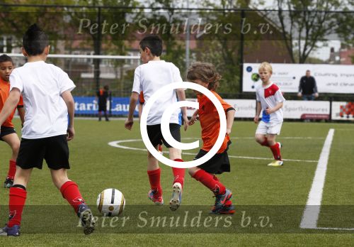 Beverwijk 25 mei 2013
Voetbaltournooi van Rafael v d Vaart . Zijn vriendin Sabia Boulahrouz en zoon Damian zijn ook aanwezig.
Peter Smulders bv