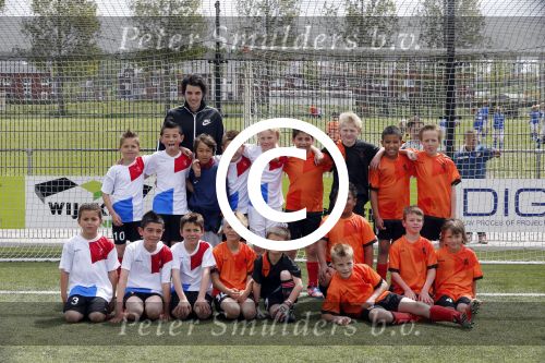 Beverwijk 25 mei 2013
Voetbaltournooi van Rafael v d Vaart . Zijn vriendin Sabia Boulahrouz en zoon Damian zijn ook aanwezig.
Peter Smulders bv