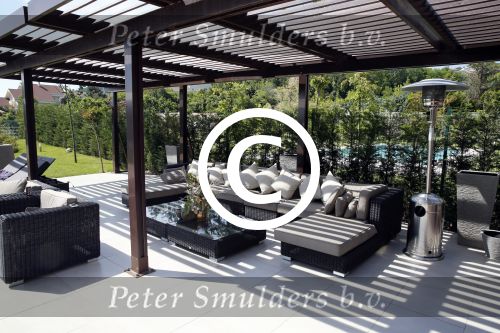 Istanbul 20 mei 2013
Op bezoek thuis bij Dirk Kuyt en zijn vrouw Gertrude en hun kinderen.
Dirk speelt bij Fenerbache en woont in een prachtig huis op een bewaakt compound.
Peter Smulders bv