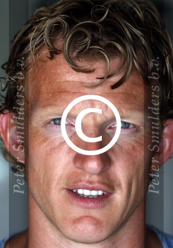 Istanbul 20 mei 2013
Op bezoek thuis bij Dirk Kuyt en zijn vrouw Gertrude en hun kinderen.
Dirk speelt bij Fenerbache en woont in een prachtig huis op een bewaakt compound.
Peter Smulders bv