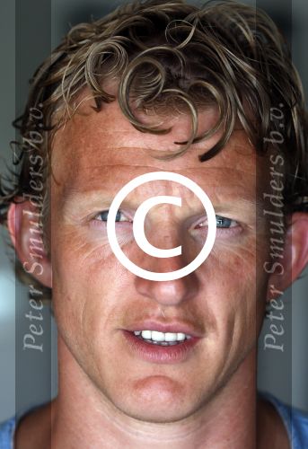 Istanbul 20 mei 2013
Op bezoek thuis bij Dirk Kuyt en zijn vrouw Gertrude en hun kinderen.
Dirk speelt bij Fenerbache en woont in een prachtig huis op een bewaakt compound.
Peter Smulders bv