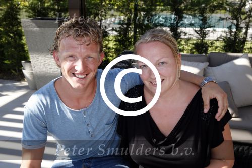 Istanbul 20 mei 2013
Op bezoek thuis bij Dirk Kuyt en zijn vrouw Gertrude en hun kinderen.
Dirk speelt bij Fenerbache en woont in een prachtig huis op een bewaakt compound.
Peter Smulders bv