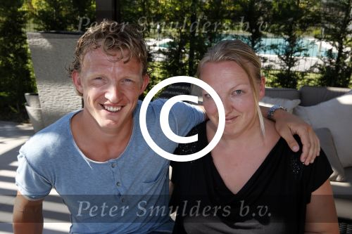 Istanbul 20 mei 2013
Op bezoek thuis bij Dirk Kuyt en zijn vrouw Gertrude en hun kinderen.
Dirk speelt bij Fenerbache en woont in een prachtig huis op een bewaakt compound.
Peter Smulders bv