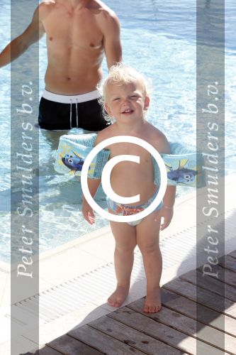 Istanbul 20 mei 2013
Op bezoek thuis bij Dirk Kuyt en zijn vrouw Gertrude en hun kinderen.
Dirk speelt bij Fenerbache en woont in een prachtig huis op een bewaakt compound.
Peter Smulders bv