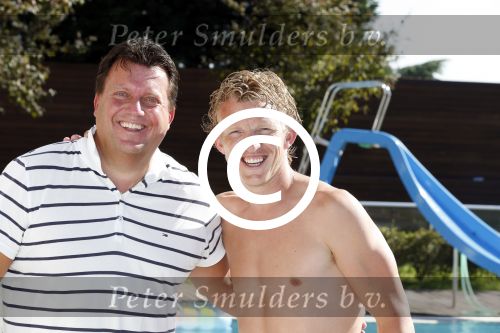 Istanbul 20 mei 2013
Op bezoek thuis bij Dirk Kuyt en zijn vrouw Gertrude en hun kinderen.
Dirk speelt bij Fenerbache en woont in een prachtig huis op een bewaakt compound. Dirk met Edwin Bredius
Peter Smulders bv