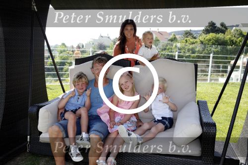 Istanbul 20 mei 2013
Op bezoek thuis bij Dirk Kuyt en zijn vrouw Gertrude Kuyt en hun kinderen.
Dirk speelt bij Fenerbache en woont in een prachtig huis op een bewaakt compound.
Peter Smulders bv