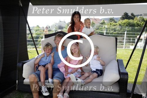 Istanbul 20 mei 2013
Op bezoek thuis bij Dirk Kuyt en zijn vrouw Gertrude Kuyt en hun kinderen.
Dirk speelt bij Fenerbache en woont in een prachtig huis op een bewaakt compound.
Peter Smulders bv