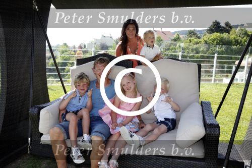 Istanbul 20 mei 2013
Op bezoek thuis bij Dirk Kuyt en zijn vrouw Gertrude Kuyt en hun kinderen.
Dirk speelt bij Fenerbache en woont in een prachtig huis op een bewaakt compound.
Peter Smulders bv