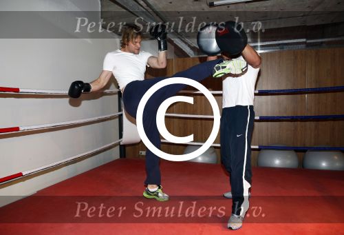 Amsterdam 13 juni 2013
Dirk Taat aan het trainen met personal trainer Oswin Beingsick bij sportcity.
Peter Smulders bv