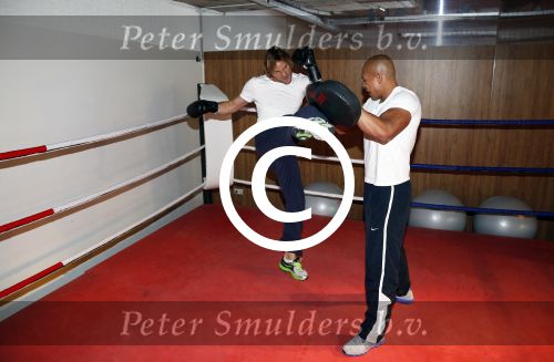 Amsterdam 13 juni 2013
Dirk Taat aan het trainen met personal trainer Oswin Beingsick bij sportcity.
Peter Smulders bv