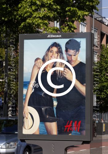 Amsterdam 27 mei 2013
Doutzen Kroes abri hennes en mauritz.
Peter Smulders bv