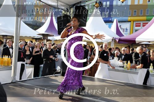 Amsterdam 1 juni 2013
Dam diner tbv het aidsfonds in de Heineken music Hall HMH. Edsilia Rombley zwanger
Peter Smulders bv