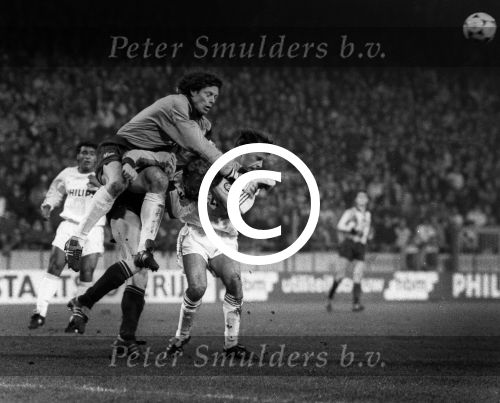 Eindhoven, 8 Februari 1989
2e Wedstrijd tussen PSV-KV Mechelen, eindstand 1-0
Edward Linskens en Michel Peudhomme
Foto Peter Smulders BV