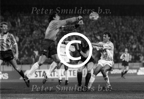 Eindhoven, 8 Februari 1989
2e Wedstrijd tussen PSV-KV Mechelen, eindstand 1-0
Edward Linskens en Michel Peudhomme
Foto Peter Smulders BV
