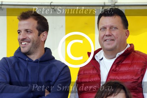 Beverwijk 25 mei 2013
Voetbaltournooi van Rafael v d Vaart . Zijn vriendin Sabia Boulahrouz en zoon Damian zijn ook aanwezig. Edwin Bredius
Peter Smulders bv