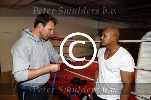 Amsterdam 6 juni 2013
Eric Bouwman krijgt personal traning van Oswin Beingsick
Peter Smulders bv