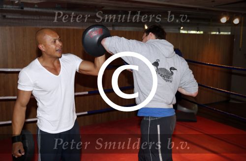 Amsterdam 6 juni 2013
Eric Bouwman krijgt personal traning van Oswin Beingsick
Peter Smulders bv