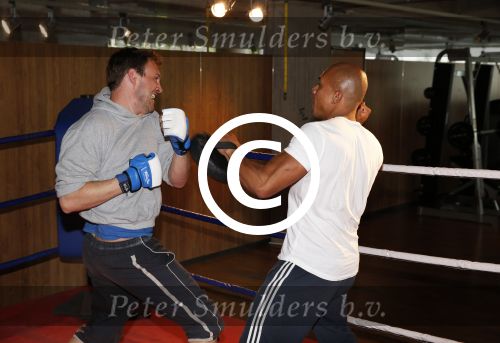 Amsterdam 6 juni 2013
Eric Bouwman krijgt personal traning van Oswin Beingsick
Peter Smulders bv