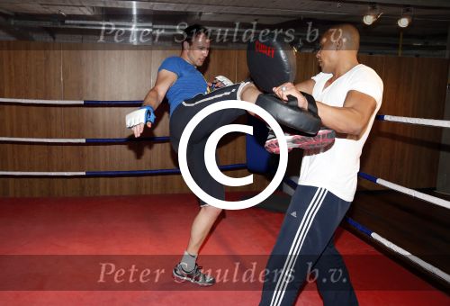 Amsterdam 6 juni 2013
Eric Bouwman krijgt personal traning van Oswin Beingsick
Peter Smulders bv