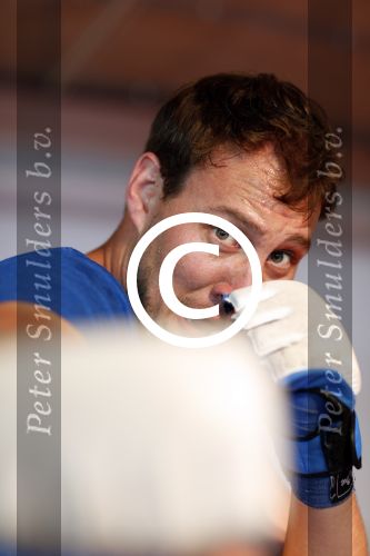 Amsterdam 6 juni 2013
Eric Bouwman krijgt personal traning van Oswin Beingsick
Peter Smulders bv