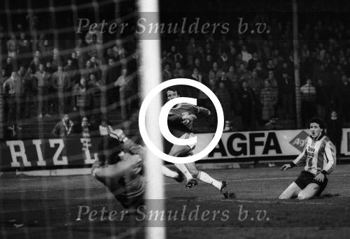 Mechelen, 1 Februari 1989
1e Wedstrijd Supercup tussen KV Mechelen-PSV, eindstand 3-0
Eric Gerets en Michel Preudhomme
Foto Peter Smulders BV