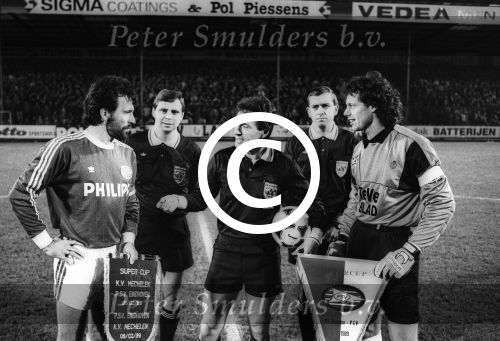 Mechelen, 1 Februari 1989
1e Wedstrijd Supercup tussen KV Mechelen-PSV, eindstand 3-0
Eric Gerets en Michel Preudhomme
Foto Peter Smulders BV