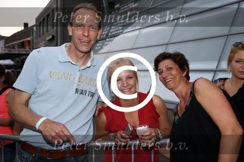Uden 18 juni 2013
Tros Muziek feest op de markt in Uden. Eric Schuurmans met vrouw en dochter
Peter Smulders bv